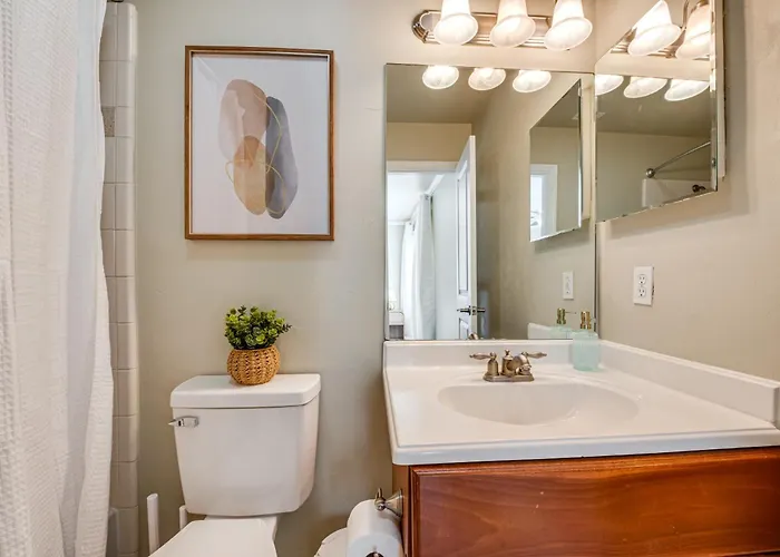 3 Mi To Fsu! Townhome W/ Pool Access *